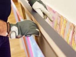 Professionelle Montage in Ihrem Büro vom Kunstexperten Donat Bailer inklusive
