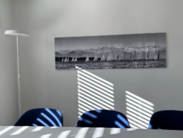 eindrucksvolle Fotografie im Besprechungsraum